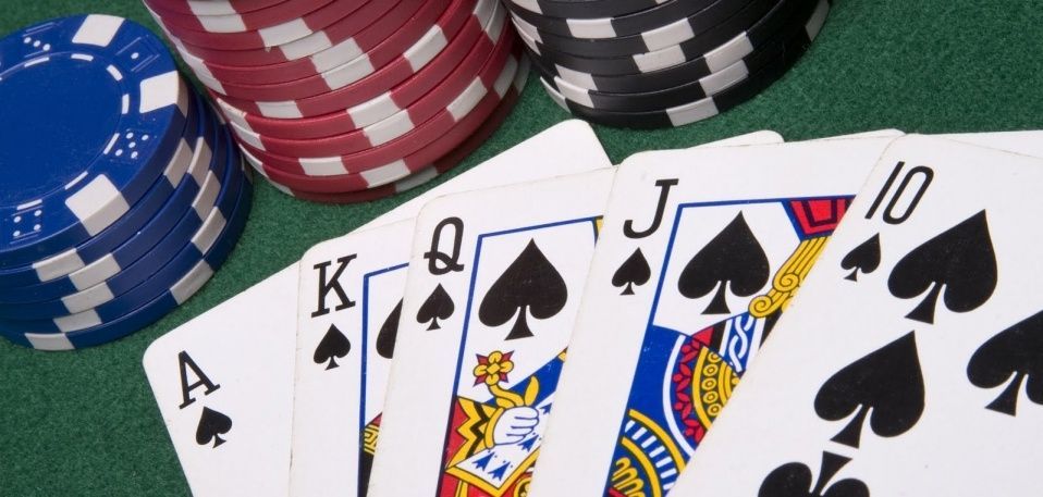 Jakie są możliwe układy w pokerze?